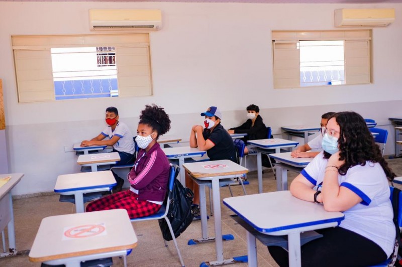 Para os alunos que já estão na rede, o período de renovação de matrícula começa no dia 16 de agosto e segue até o dia 10/09 - Foto por: David Borges
