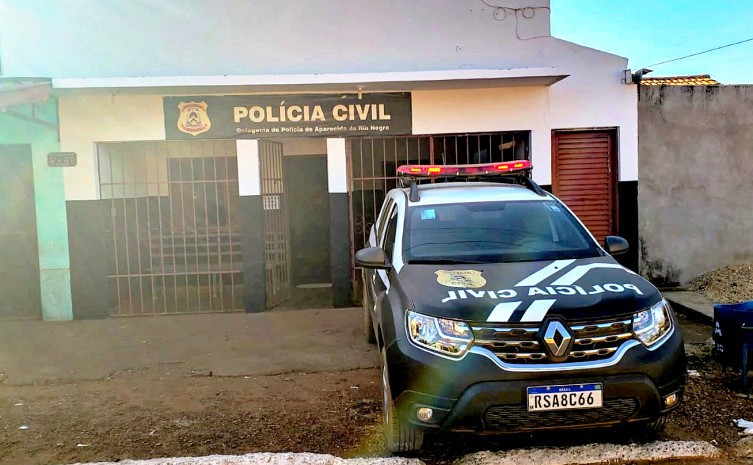 Suspeito pela prática de crimes de violência doméstica foi preso por policiais da 78ª DPC de Aparecida do Rio Negro - Foto: SSP/Governo do Tocantins