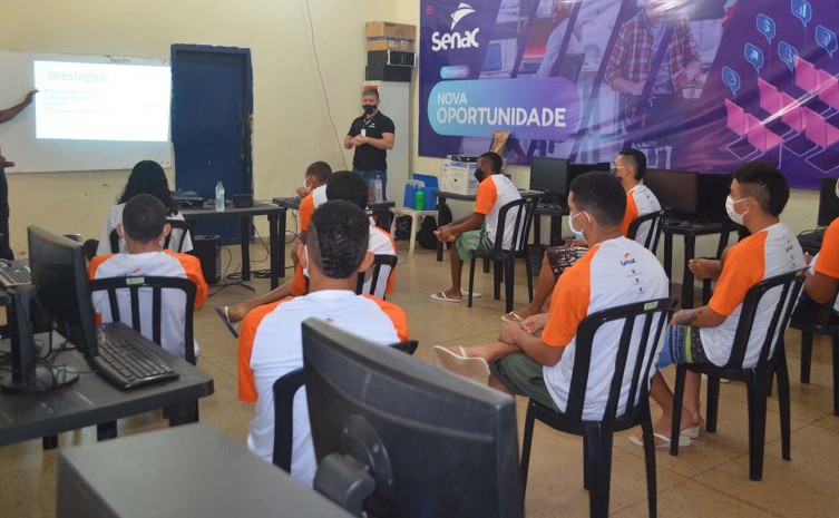 Inicialmente, 10 adolescentes estão participando do curso - Foto: Márcia Rosa/Governo do Tocantins
