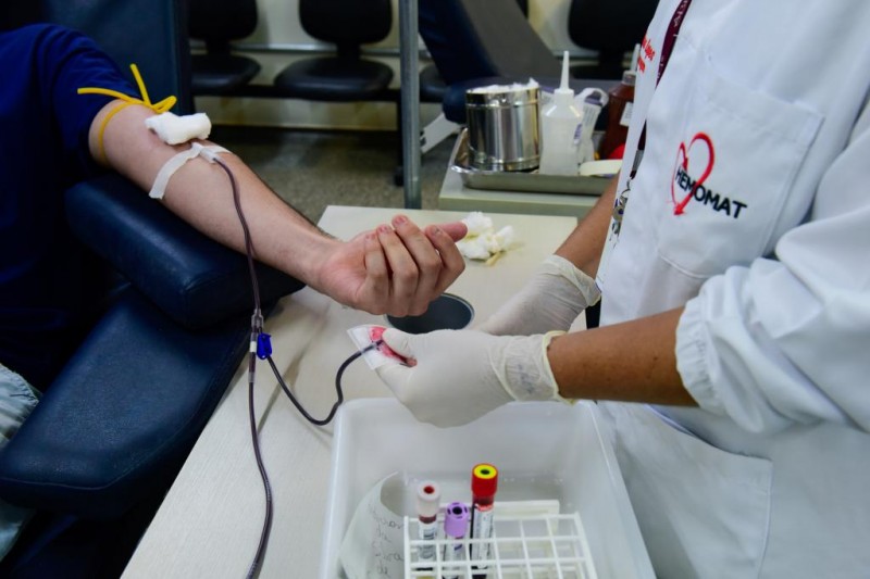 Hemobus estará coletando doação de sangue no Shopping de Várzea Grande. - Foto por: Ascom SES-MT