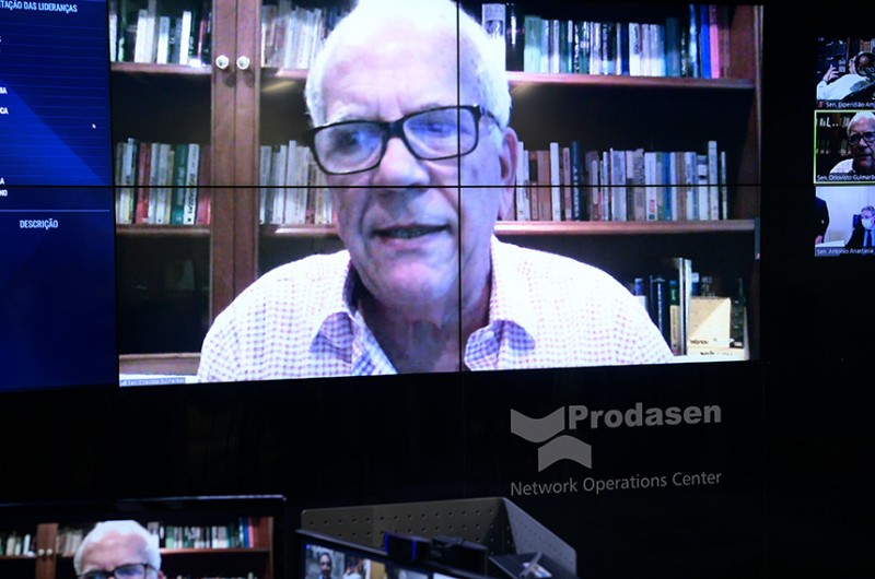 Senador Oriovisto Guimarães (Podemos-PR) participou da audiência pública da CMO com Bruno Funchal, Secretário Especial do Tesouro e Orçamento do Ministério da Economia
