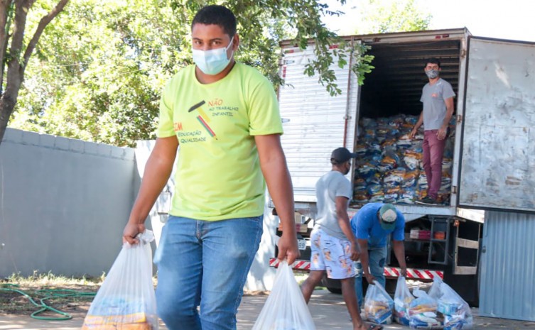 Desde o início da ação, já foram distribuídas 1,3 milhão de cestas básicas nos 139 municípios do Estado - Foto: Carlessandro Souza/Governo do Tocantins