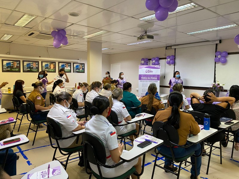 Ação contou com o apoio da equipe do Centro Estadual de Referência e Apoio à Mulher - FOTO: Divulgação/SES-AM