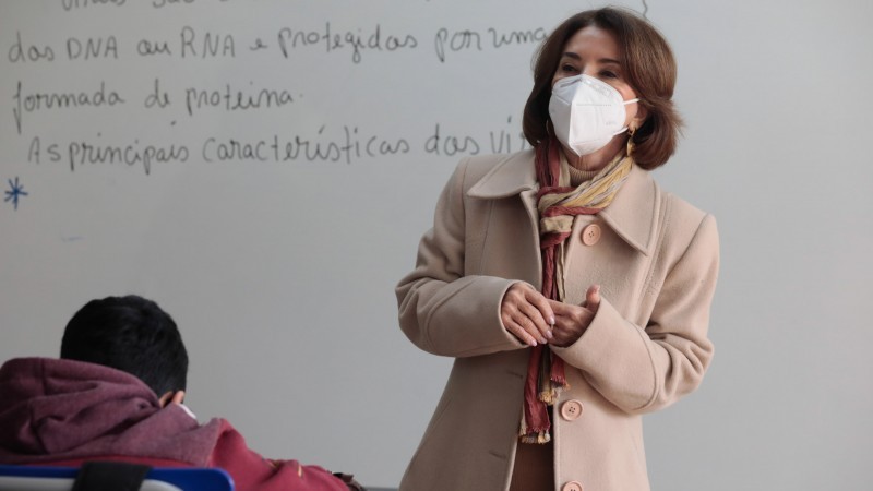 Secretária da Educação, Raquel Teixeira acompanhou a aplicação da avaliação em três escolas na capital - Foto: Itamar Aguiar / Palácio Piratini