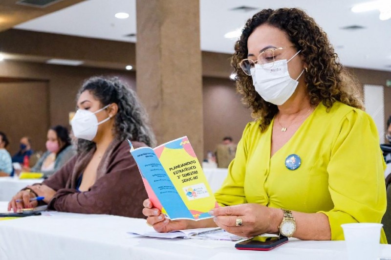 Participam dos debates diretores regionais, coordenadores formadores e assessores pedagógicos de todo o Estado - Foto por: David Borges