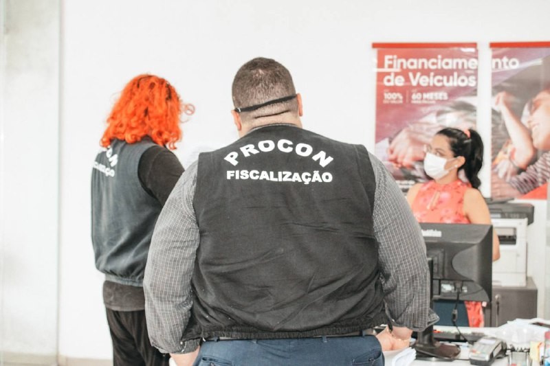 <em>Órgão autuou agências bancárias por irregularidades (Foto: Léo Silva)</em>