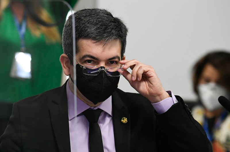 Segundo o autor do requerimento, senador Randolfe Rodrigues, o motoboy seria responsável por cerca de 5% de toda a movimentação atípica feita pela empresa, que se tornou alvo de investigações da CPI - Jefferson Rudy/Agência Senado