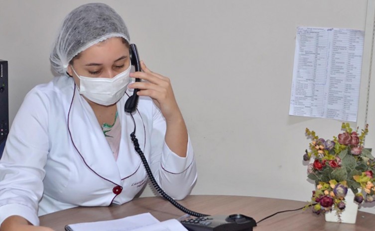 Uma das mudanças foi a implantação do boletim médico diário sobre o quadro de pacientes internados e o suporte psicológico via telefone - Foto: Ellayne Czuryto/Governo do Tocantins