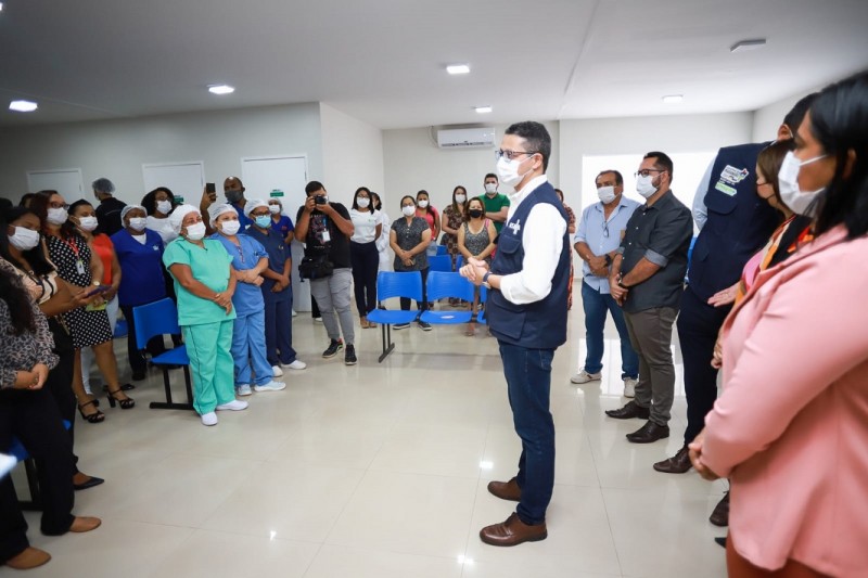 <em>Secretário Carlos Lula parabenizou o trabalho dos profissionais que compõem a unidade (Foto: Ruy Barros)</em>