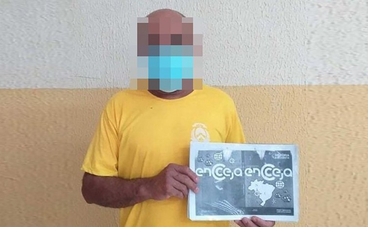 Foram entregues uma apostila do Ensino Fundamental e Ensino Médio por cela, para estudos em grupo - Foto: Seciju/Governo do Tocantins