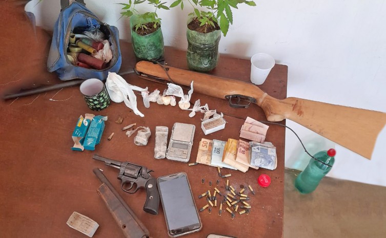 Drogas e armas de fogo apreendidos pela Polícia Civil no interior do Estado - Foto: SSP/Governo do Tocantins