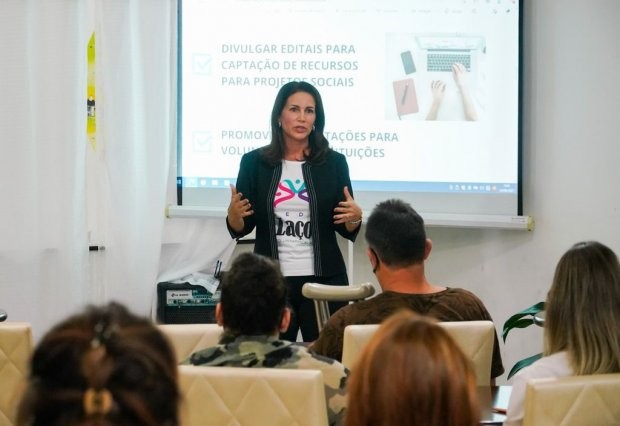 Fotos: Ricardo Wolffenbüttel/Secom Com foco no desenvolvimento do Terceiro Setor e no fortalecimento de parcerias para as ações do voluntariado em Santa Catarina, a primeira-dama do Estado, Késia Martins da Silva, foi a São João Batista, nesta terça-feira