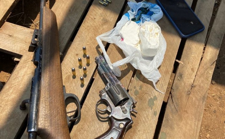 Drogas e armas de fogo apreendidas pela Polícia Civil em Porto Nacional - Foto: SSP/Governo do Tocantins