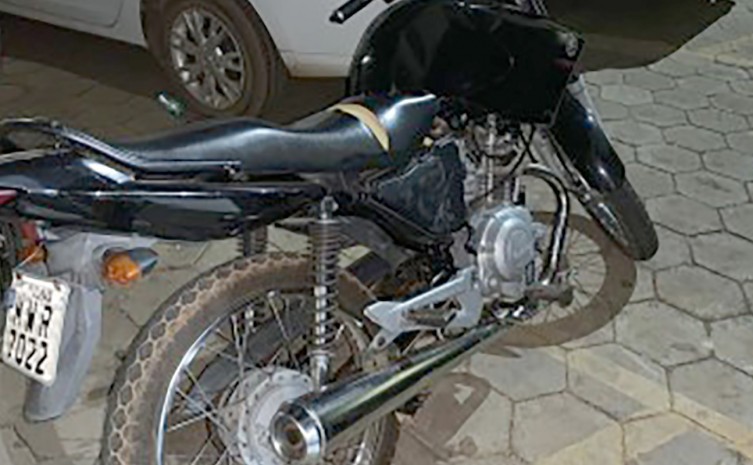 Motocicleta apreendida pela Polícia Militar - Foto: Polícia Militar/Governo do Tocantins