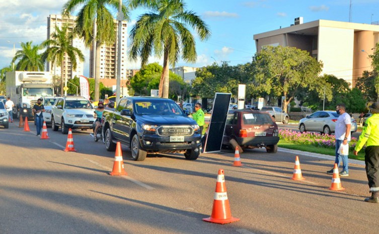 Em novembro de 2020, foi feita blitz educativa com motoristas de Palmas - Foto: André Araújo/Governo do Tocantins