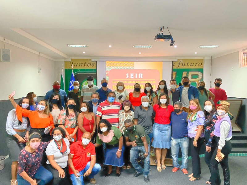 Gestores de Igualdade Racial da Baixada Maranhense reunidos com a equipe da Seir. (Foto: Divulgação)