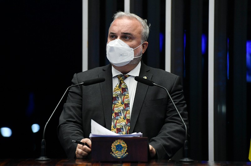 O senador Jean Paul Prates (PT-RN) leu o seu relatório em plenário - Jefferson Rudy/Agência Senado
