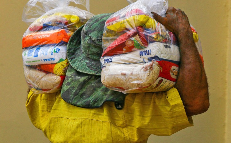 Em todo o Estado, já foram entregues cerca de 1,6 milhão de cestas básicas - Foto: Carlessandro Souza/Governo do Tocantins