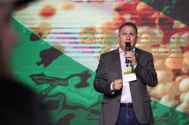  Fotos: Paulo Henrique Santhias /SAR O estado de Santa Catarina foi escolhido pela primeira vez na história para sediar a Abertura Nacional do Plantio de Soja, evento que aconteceu nesta quinta-feira, 30, em Campos Novos, e contou com a presença do secret
