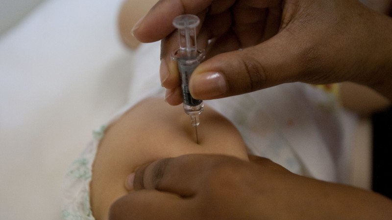 Orientação aos pais ou responsáveis é que levem as crianças e adolescentes até a Unidade Básica de Saúde mais próxima - Foto: Arquivo SES