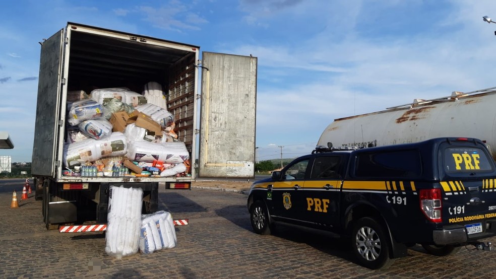 Mercadoria apreendida pela PRF — Foto: Polícia Rodoviária Federal/Divulgação 
