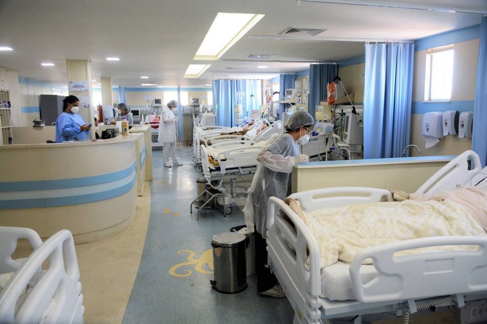 Brasil continua com média diária de mortes acima de 1.000 - (Foto: Jorge Hely/Framephoto/Estadão Conteúdo - 27.1.2021)