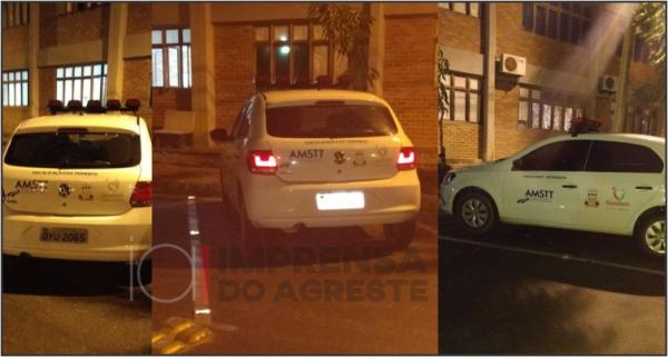 Foto da viatura da AMSTT no local do flagrante 