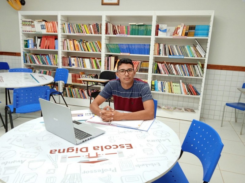 Estudante Hernandes Henrique, aprovado em Engenharia Química na Universidade Tecnológica Federal do Paraná. (Foto: Divulgação)