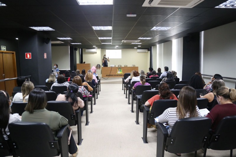<em>Encontro foi voltado para profissionais que atuam nas unidades de saúde e nos núcleos de vigilância (Foto: Márcio Sampaio)</em>