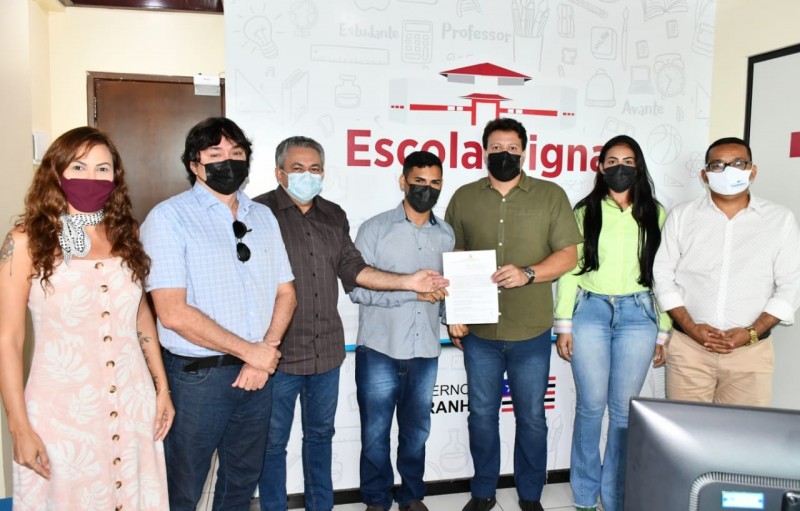 Com o termo, Governo vai ceder imóvel para sede da UMES em Davinópolis (Foto: Lauro Vasconcelos)