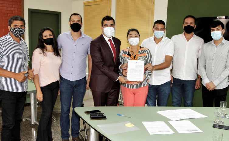 A assinatura do Convênio é resultado de emenda parlamentar do deputado estadual Ricardo Ayres, que irá permitir o repasse ao Consórcio no valor de R$ 150 mil - Foto: Marcel de Paula/Governo do Tocantins