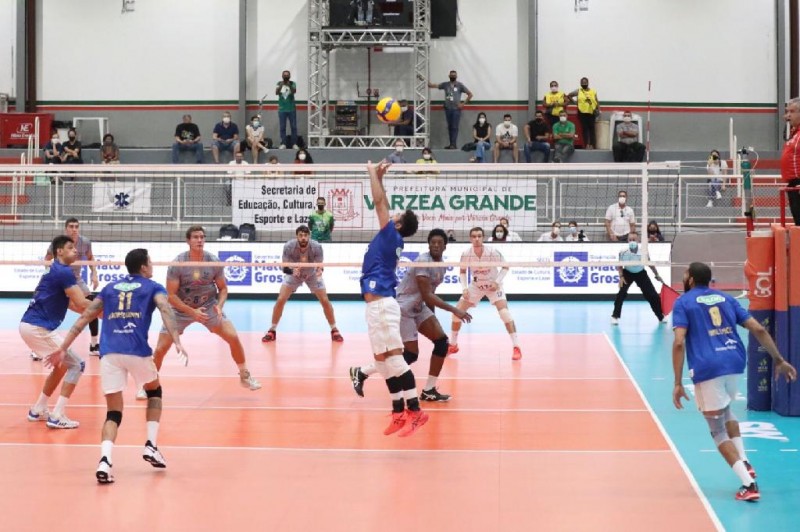 O Sada Cruzeiro (MG) levou a melhor na decisão contra o Funvic/Educacoin por 3 sets a 0 - Foto por: Christiano Antonucci/Secom-MT