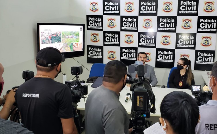 O delegado responsável pelo caso, Adriano de Aguiar Carvalho, informa que o inquérito sobre o triplo homicídio foi concluído e conta detalhes dos outros três assassinatos - Foto: SSP/Governo do Tocantins