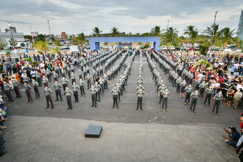 <em>Estudantes aprovados no seletivo para ingresso em 2021 receberam as boinas (Foto: Cinaldo Oliveira)</em>
