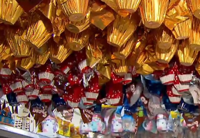 Produção de chocolates para a Páscoa já movimenta o mercado de vagas temporárias - (Foto: Reprodução/Record TV)
