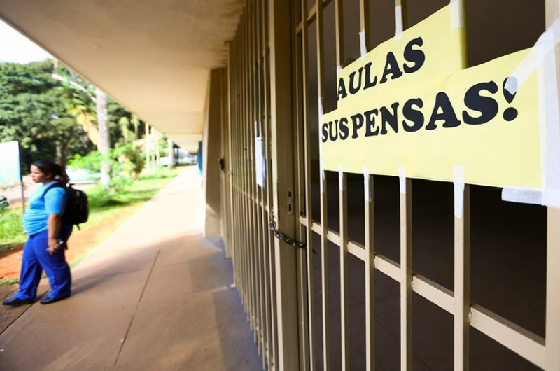 Escola pública da rede do Distrito Federal fechada, em 2020 - Marcelo Camargo/Agência Brasil