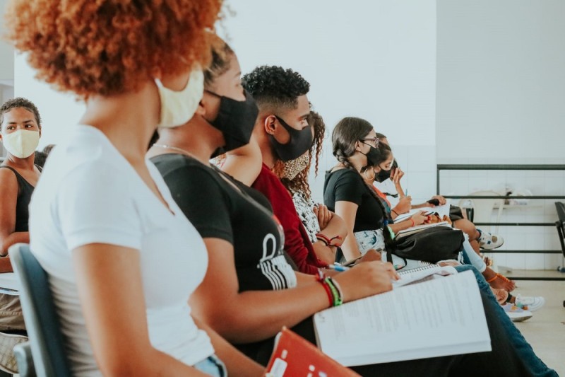 <em>Estudantes participam da megarrevisão para o ENEM (Foto: Divulgação)</em>