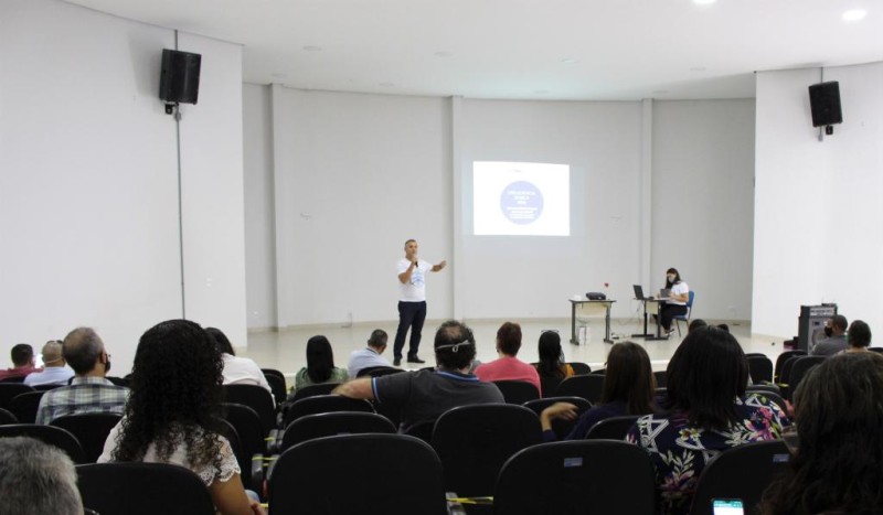 A ação, que tem o objetivo de aproximar a previdência de servidores públicos que moram no interior do estado, já passou por Barra do Garças, Alta Floresta e Cáceres. - Foto por: Alline Barros