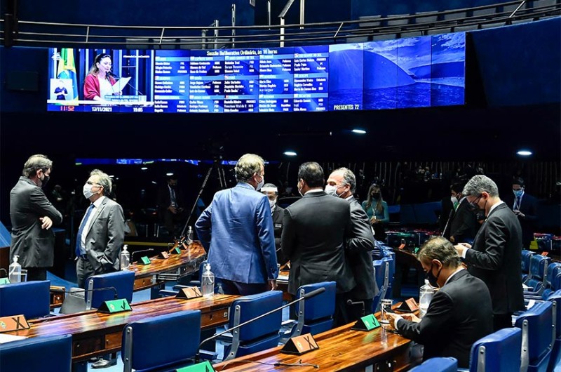 Senadores também devem avaliar proposta que cria piso nacional para profissionais da enfermagem - Waldemir Barreto/Agência Senado