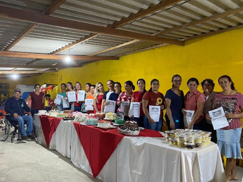 Foram três turmas com 40 produtoras que buscavam o curso junto a Empaer - Foto por: Empaer