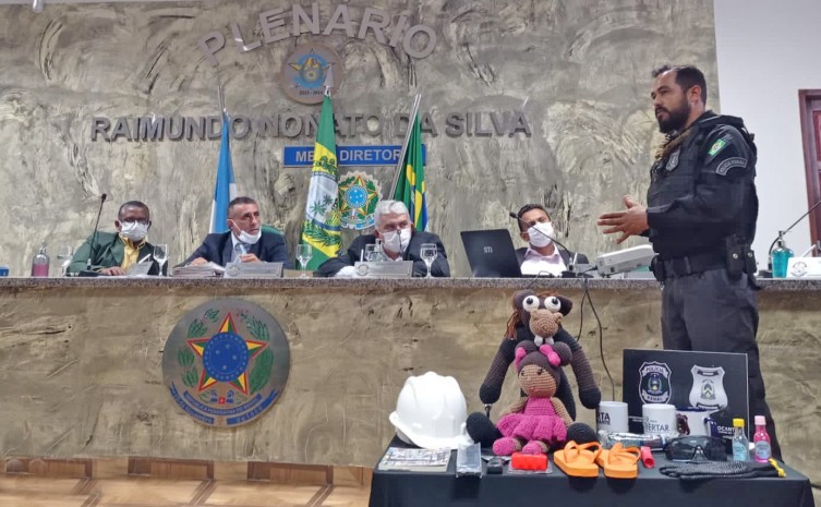 Como reconhecimento do trabalho prestado pela Unidade de Tratamento Penal Barra da Grota, houve uma moção de aplausos ao chefe Paulo Freitas - Foto: Governo do Tocantins