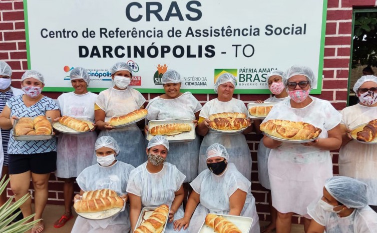 Na capacitação os alunos recebem aulas teóricas e práticas sobre como fazer pães, bolos e bolachas, entre outros produtos de panificação - Foto: Setas/Governo do Tocantins