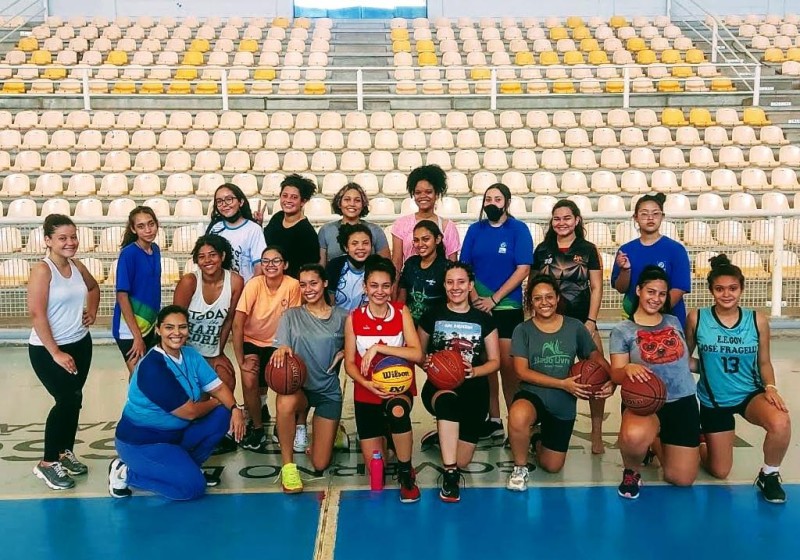 A equipe feminina da Arena da Educação - Foto por: Divulgação
