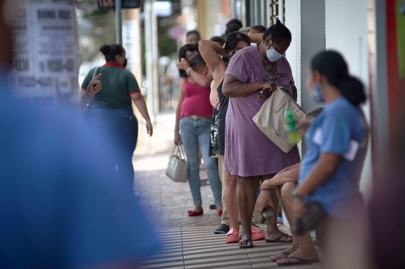 O Estado de São Paulo voltou à fase vermelha para tentar contar o avanço da pandemia - (Foto: Igor do Vale / Folhapress - 03.03.2021)