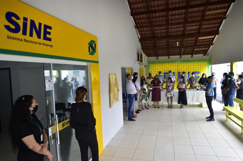 Secretária de Estado de Assistência Social e Cidadania, Rosamaria Carvalho, participa da inauguração do Sine de Brasnorte - Foto por: Josi Dias