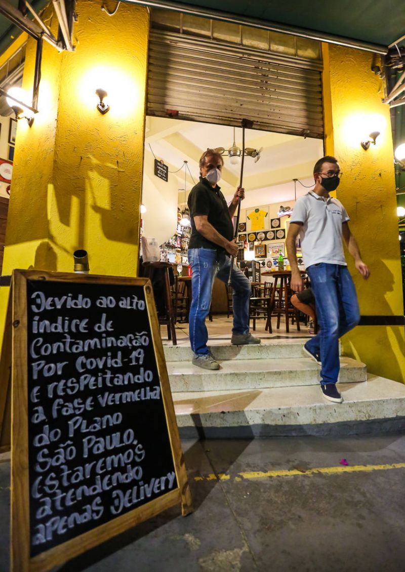 Número de restaurantes com transações caiu quase 3% - (Foto: Marcelo D. Sants/Framephoto/Estadão Conteúdo)