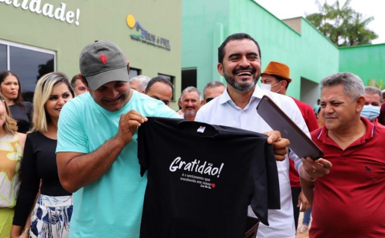 Em Darcinópolis, governador Wanderlei Barbosa garante que as forças de segurança serão reforçadas com mais mil policiais ainda em janeiro - Foto: Elisângela Silva/Governo do Tocantins