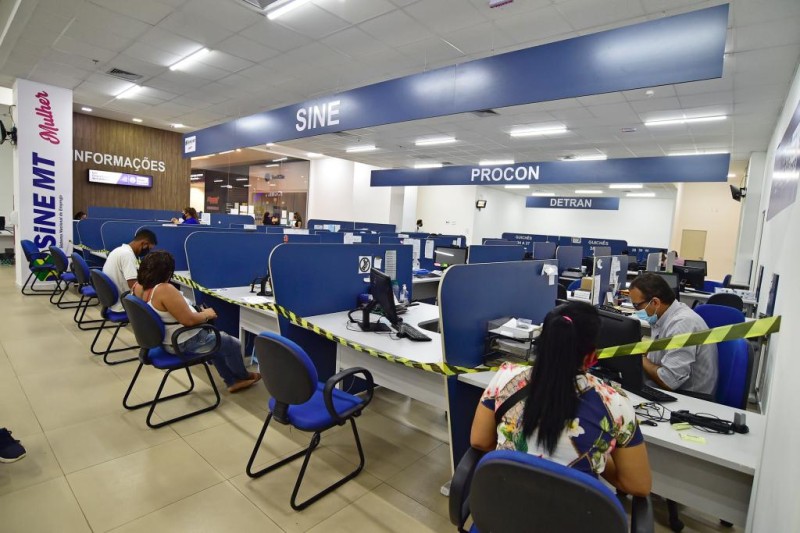 Atendimento no Centro Estadual de Cidadania - Foto por: Josi Dias