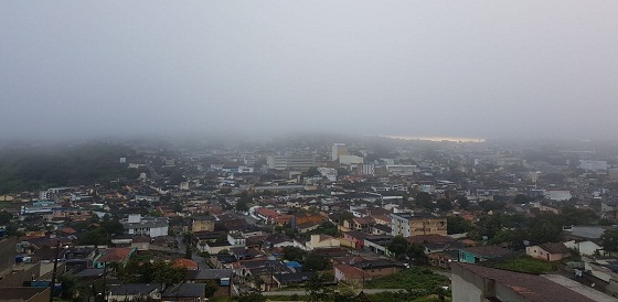 Manhã chuvosa e fria em Garanhuns / Foto: Luizinho Roldão