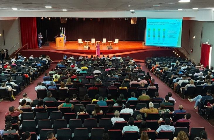 Juarez Júnior e Renata Novaes